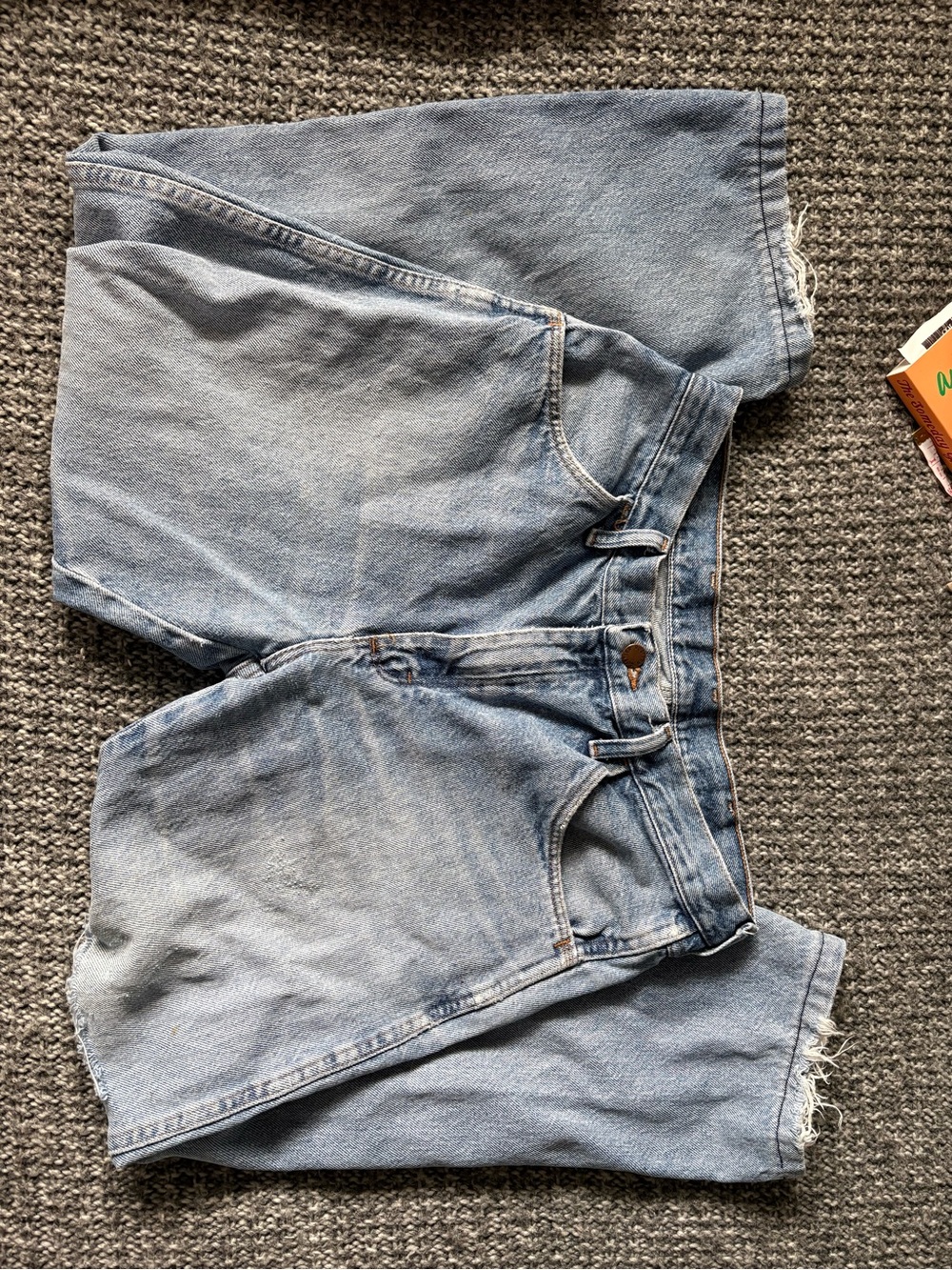 Distressed Jeans - Picture 6 of 7